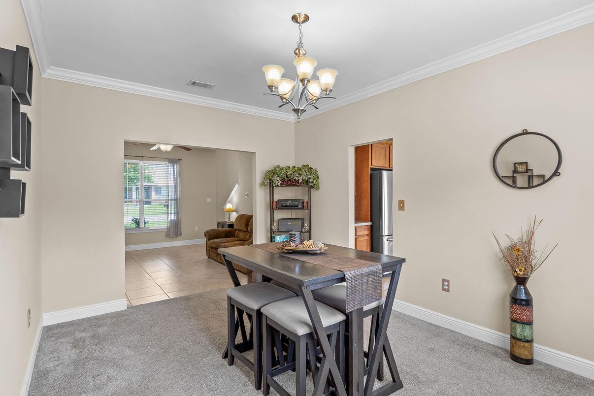 Chandelier, Dining room, Interior, Kitchen