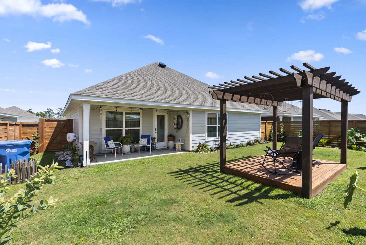 Backyard, Exterior