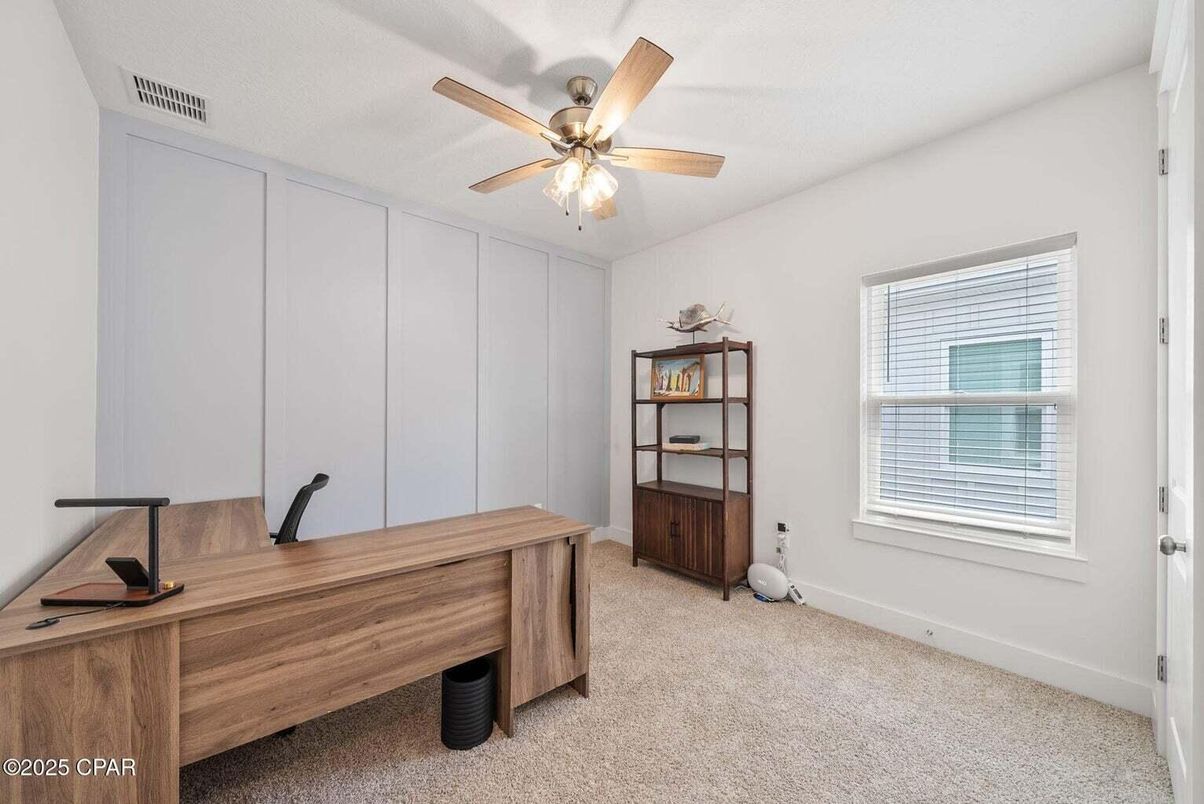 Home Office, Interior