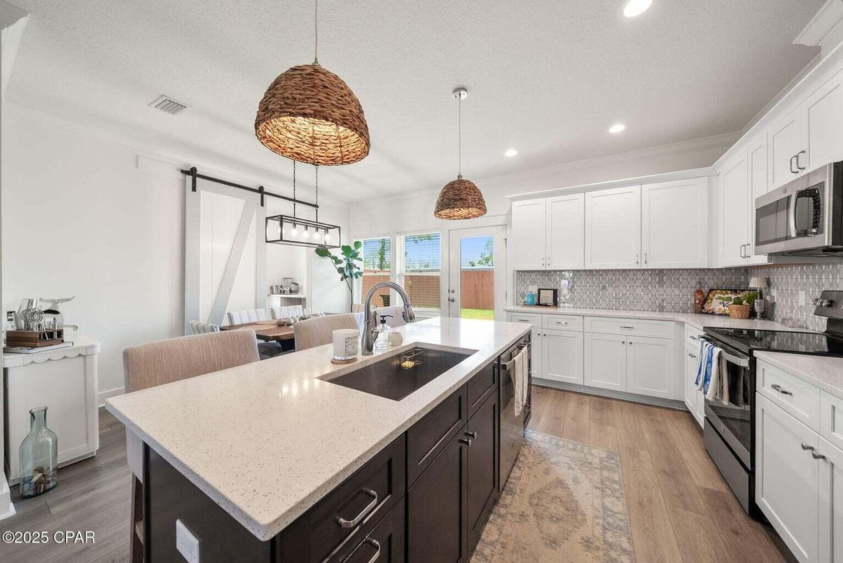 Interior, Kitchen, Pendant Lights, Recessed Lighting, Wood Texture Flooring