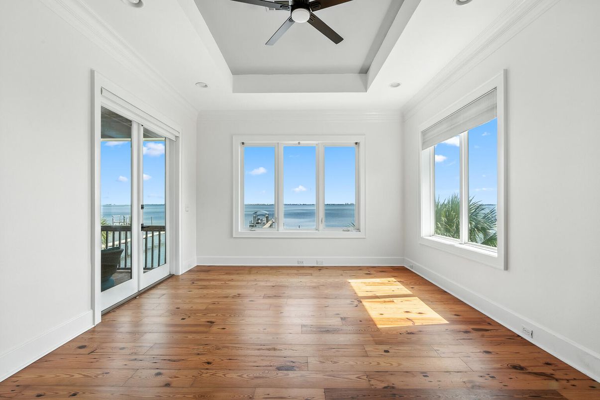 Empty room, Interior, Recessed Lighting, Water, Wood Texture Flooring