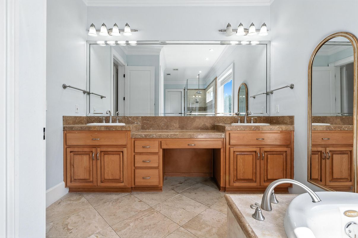 Bathroom, Dual Sink Vanities, Interior