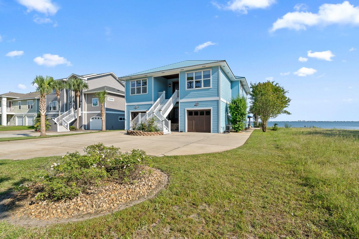 Backyard, Exterior, Water