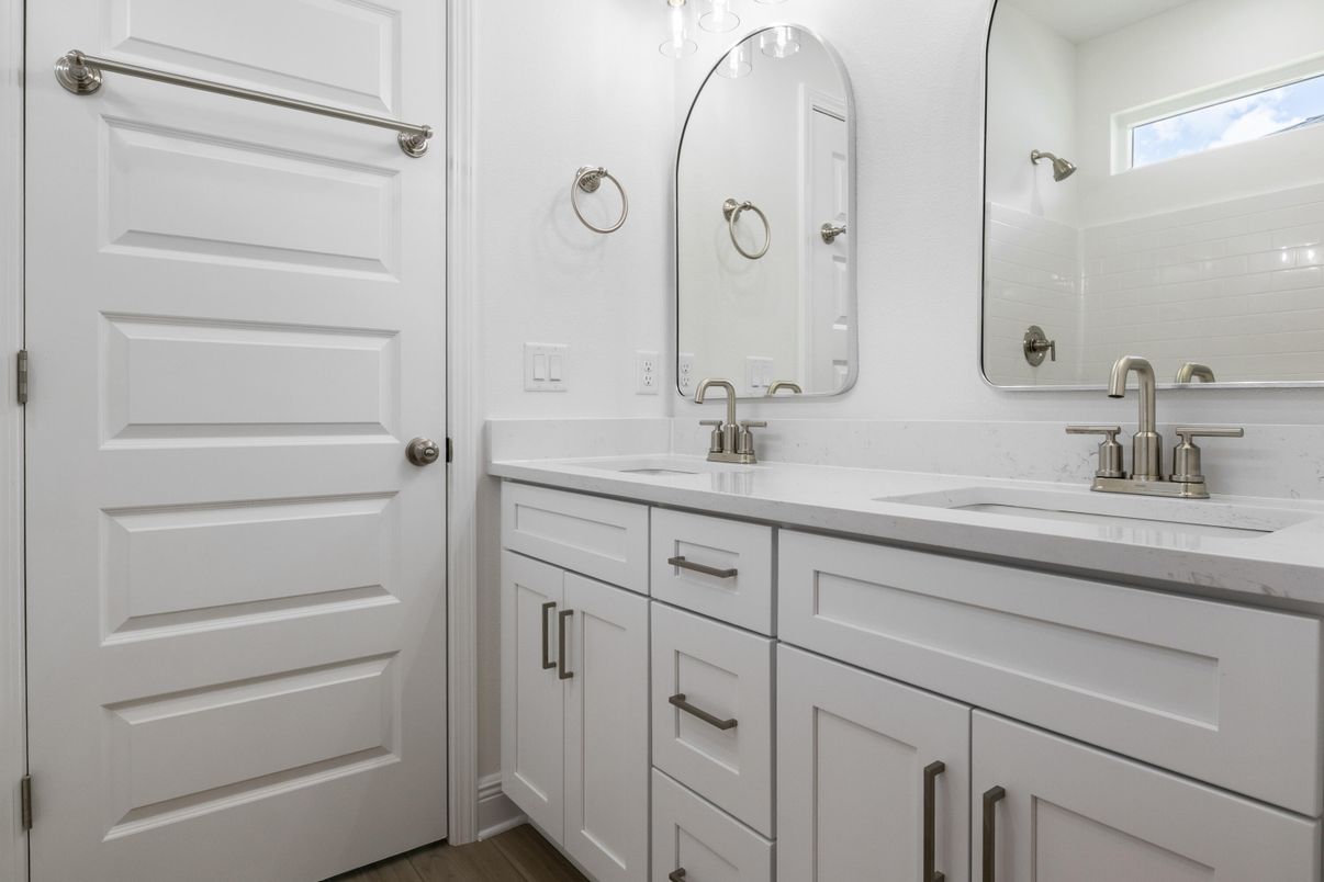 Bathroom, Dual Sink Vanities, Interior