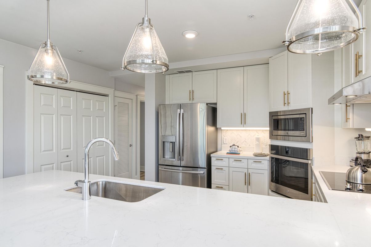 Interior, Kitchen, Pendant Lights, Recessed Lighting, Stainless Steel Appliances