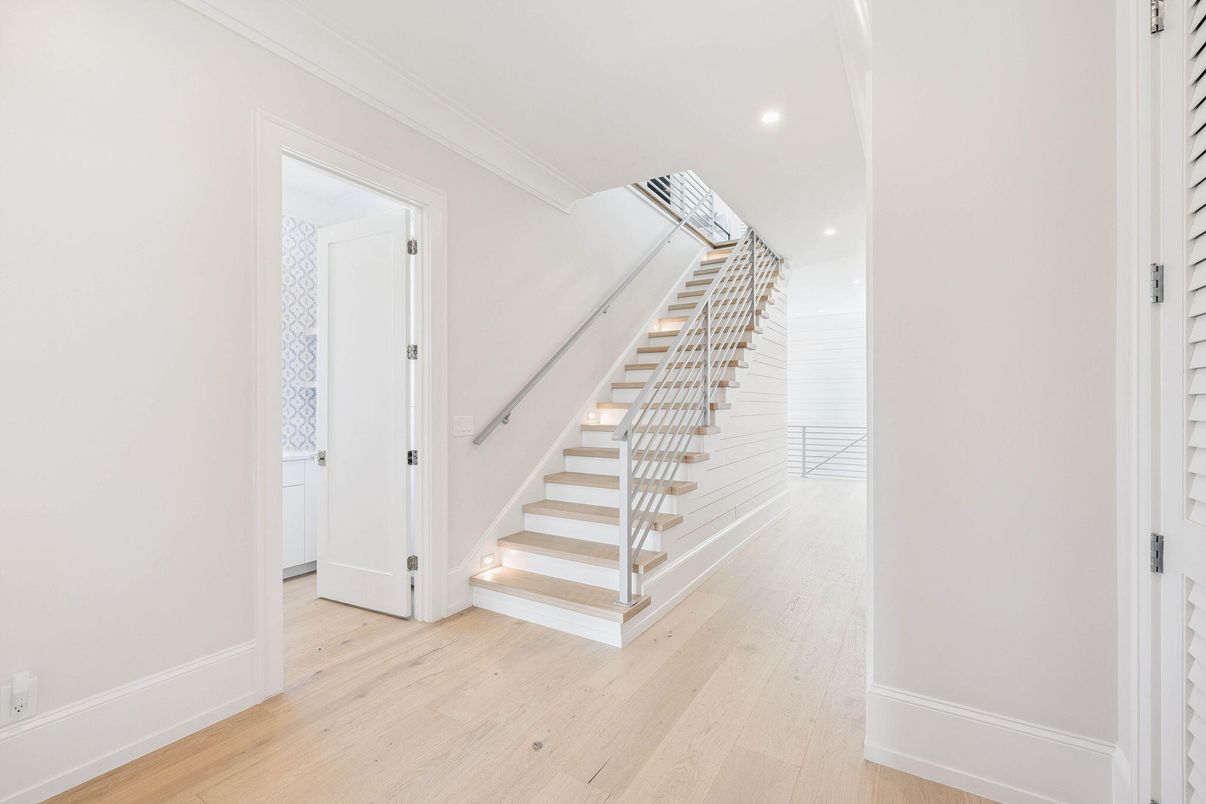Interior, Recessed Lighting, Wood Texture Flooring