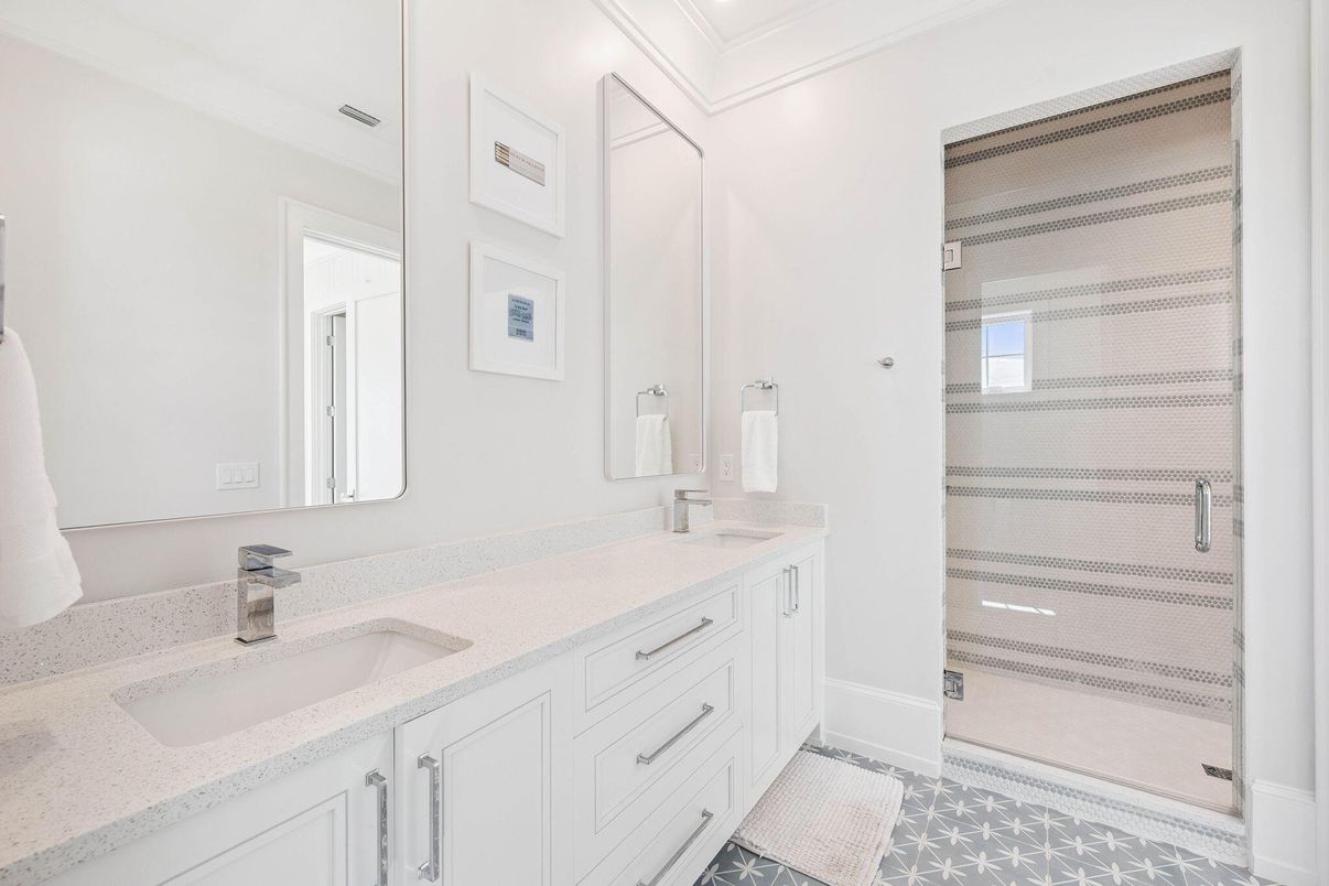 Bathroom, Dual Sink Vanities, Interior, Recessed Lighting
