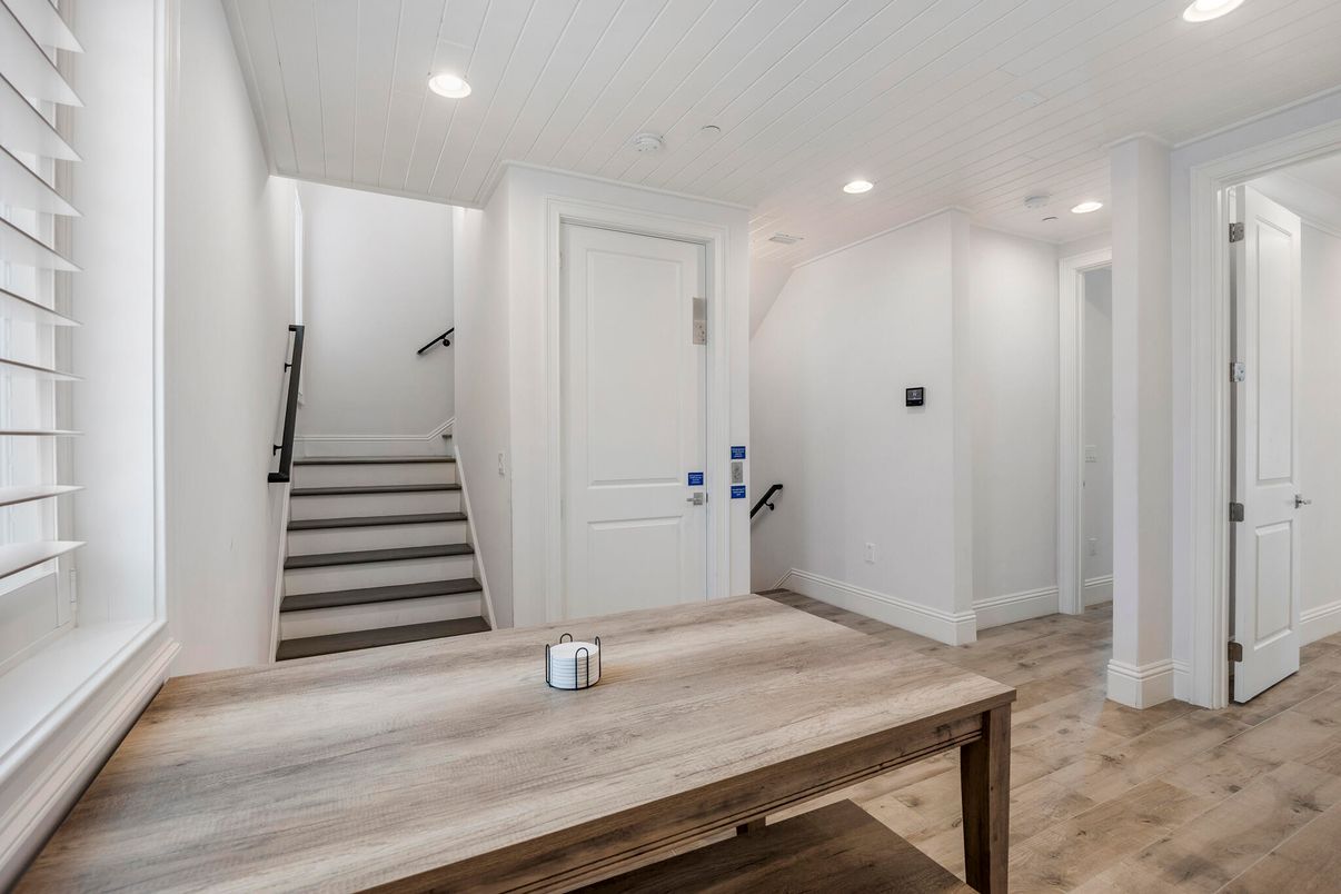 Interior, Recessed Lighting, Wood Texture Flooring