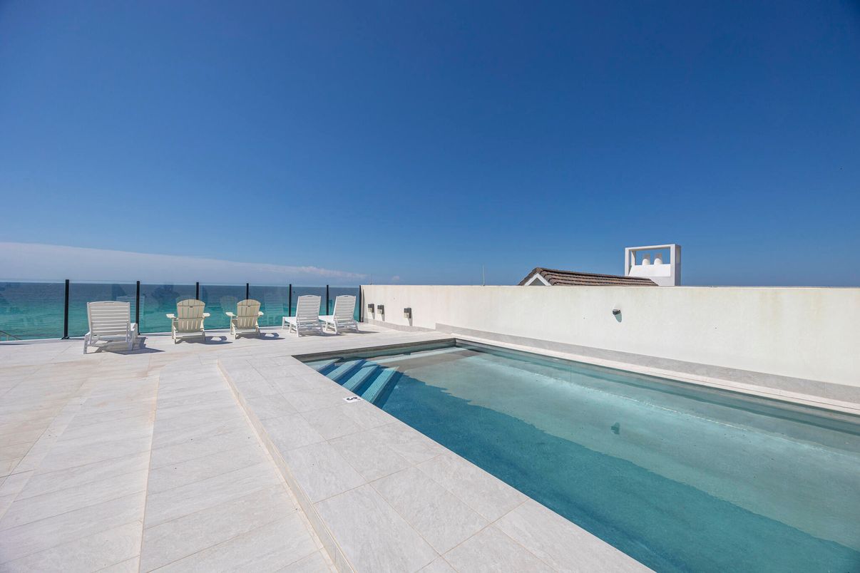 Exterior, Pool, Water