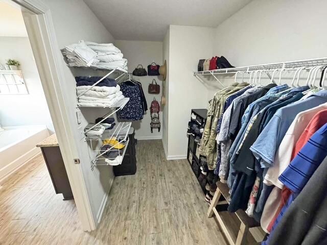Interior, Walk-in Closets, Wood Texture Flooring