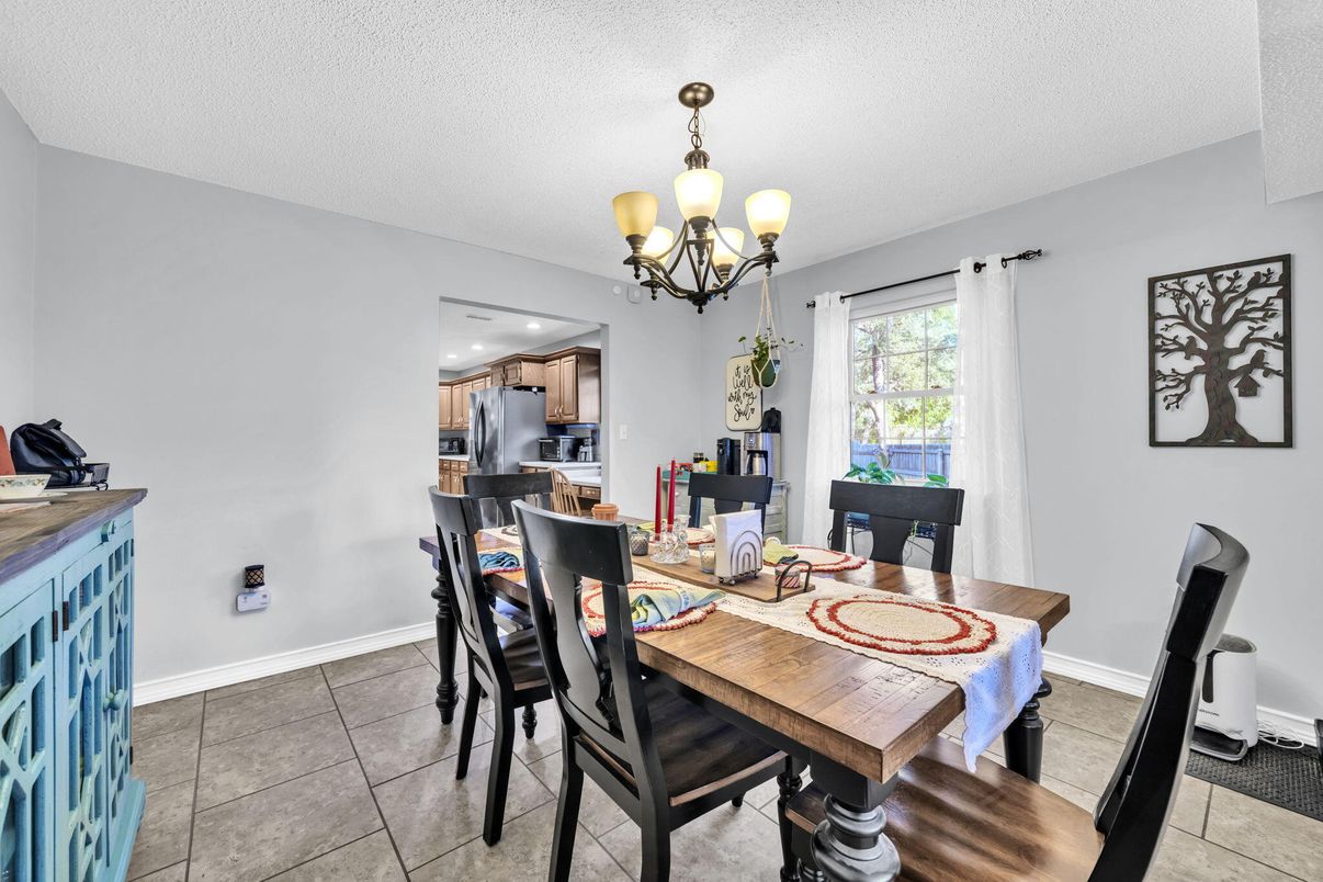 Chandelier, Dining room, Interior, Kitchen, Recessed Lighting