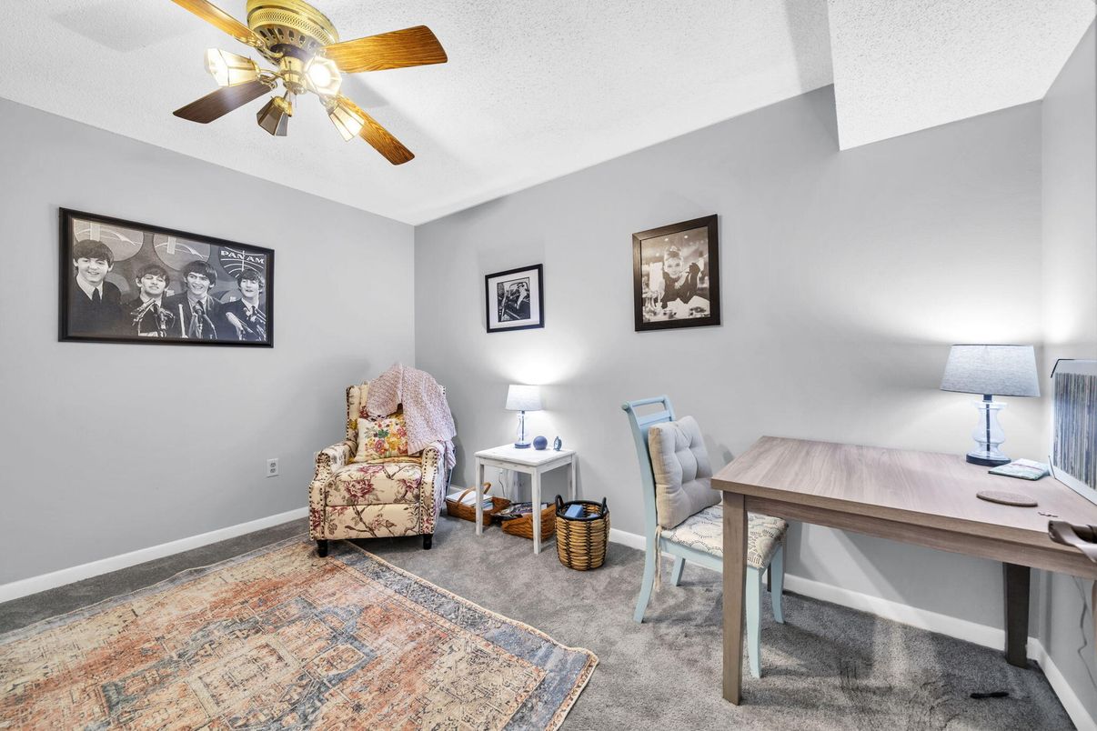 Home Office, Interior