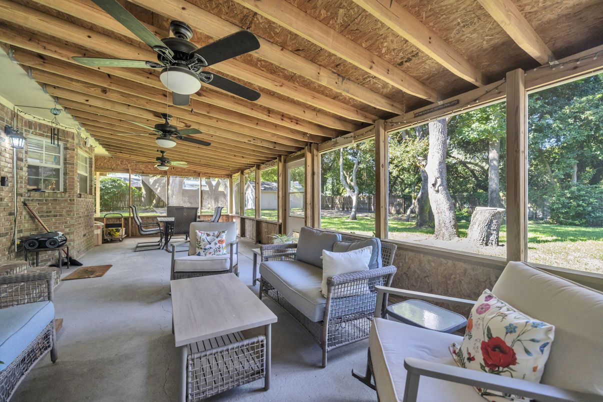 Dining room, Interior, Living room, Stone Walls, Sun Room, Wooden Beams, Wooden Ceilings