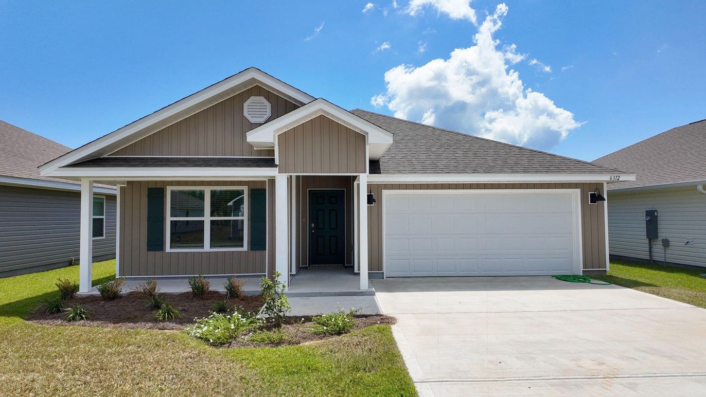 Attached, Exterior, Facade, Ranch