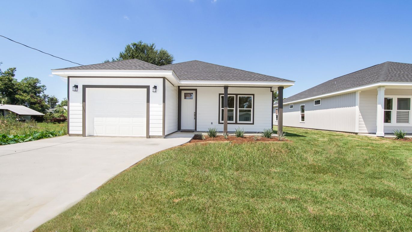 Attached, Backyard, Exterior, Facade, Ranch