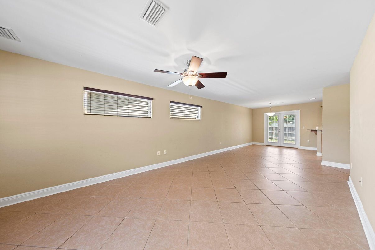 Empty room, Interior, Recessed Lighting
