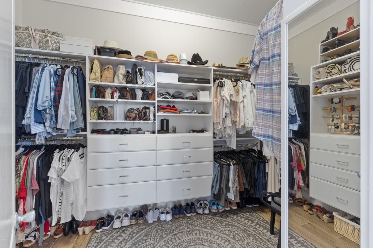 Interior, Walk-in Closets, Wood Texture Flooring