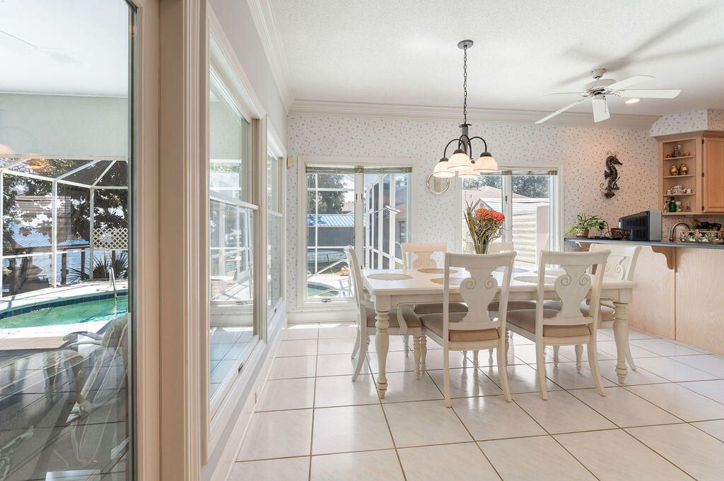 Dining room, Interior, Pendant Lights, Sun Room