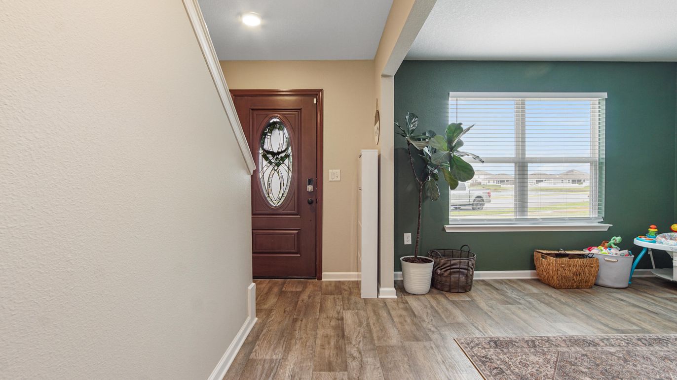 Interior, Recessed Lighting, Wood Texture Flooring