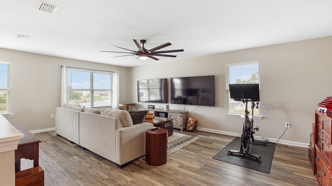 Fitness Equipment, Interior, Living room, Wood Texture Flooring