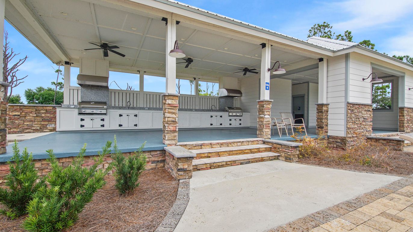 Exterior, Outdoor Kitchen