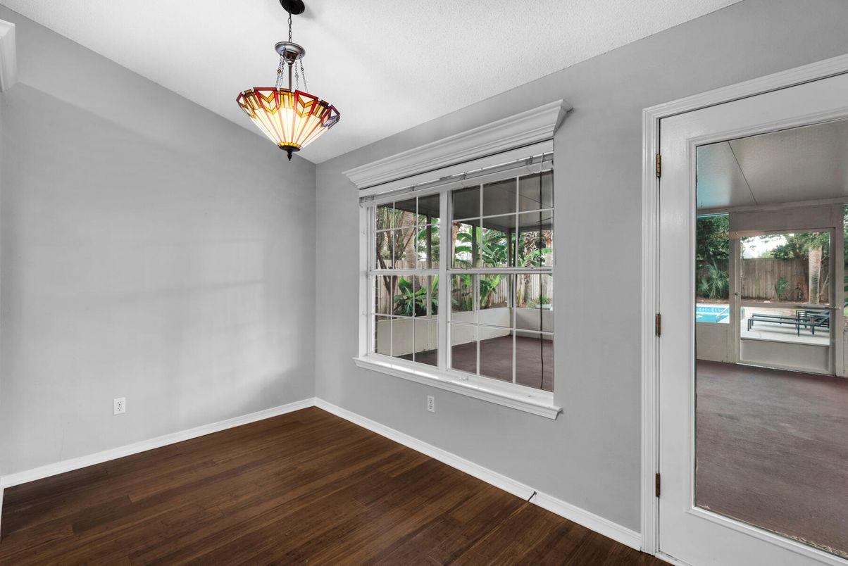 Empty room, Interior, Pendant Lights, Wood Texture Flooring