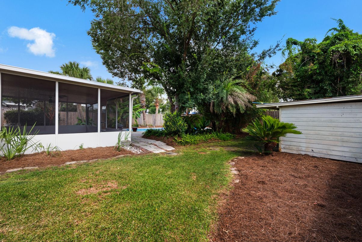 Backyard, Exterior