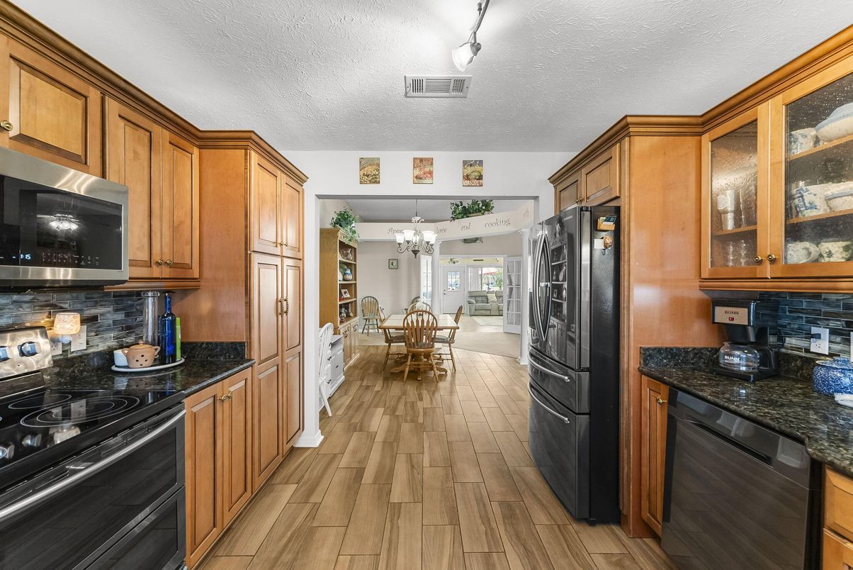 Chandelier, Dining room, Interior, Kitchen, Wood Texture Flooring
