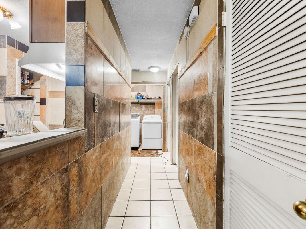 Interior, Washer