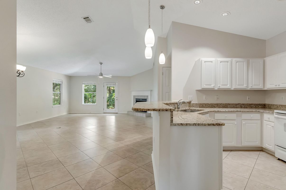 Fireplace, Interior, Kitchen, Pendant Lights, Recessed Lighting