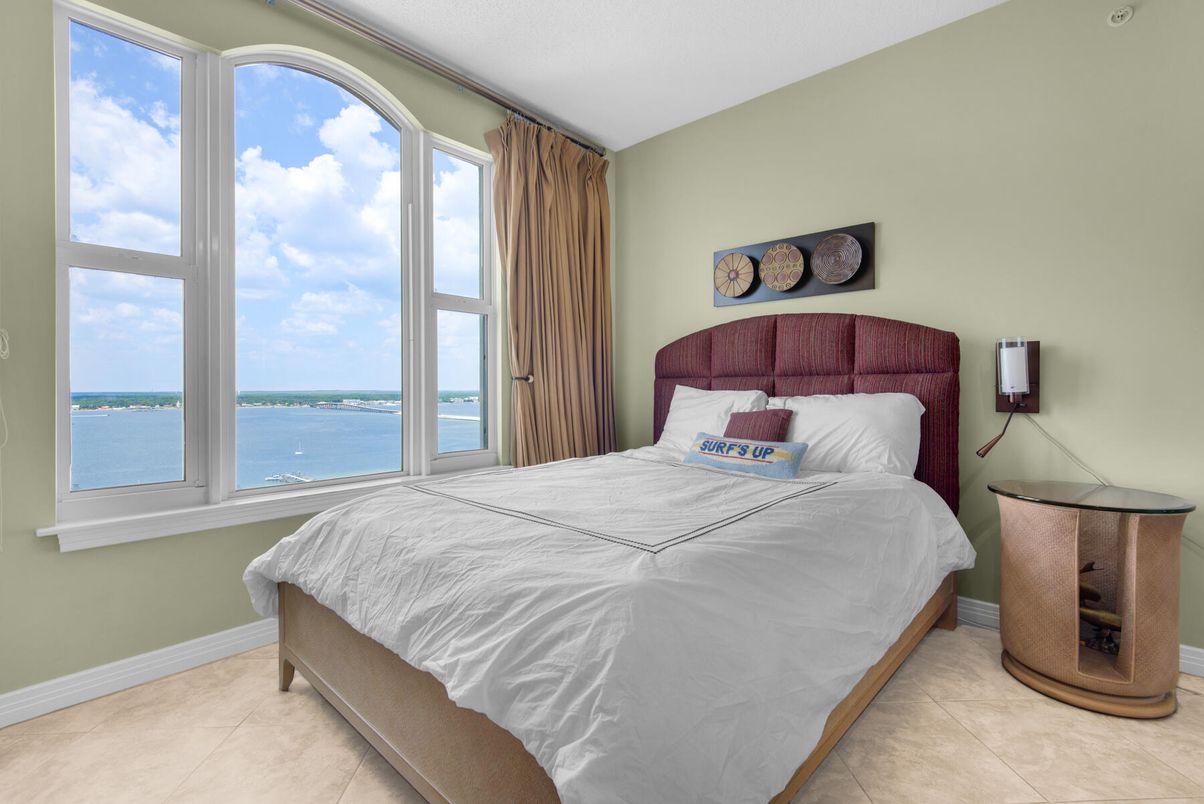 Bedroom, Interior, Water