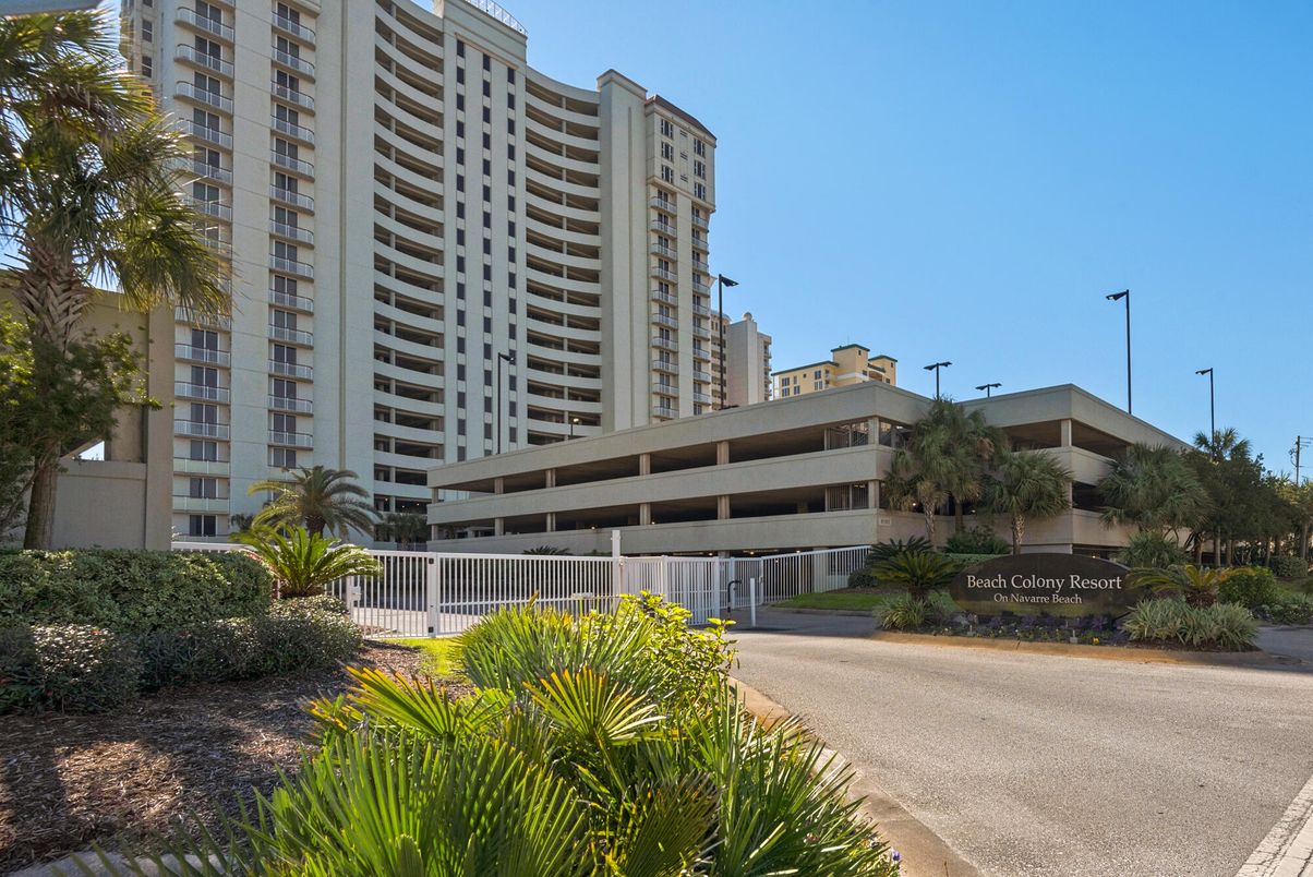 Exterior, Facade, Condo Building