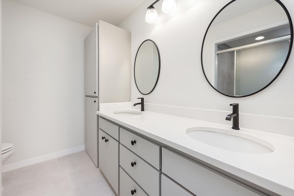 Bathroom, Dual Sink Vanities, Interior