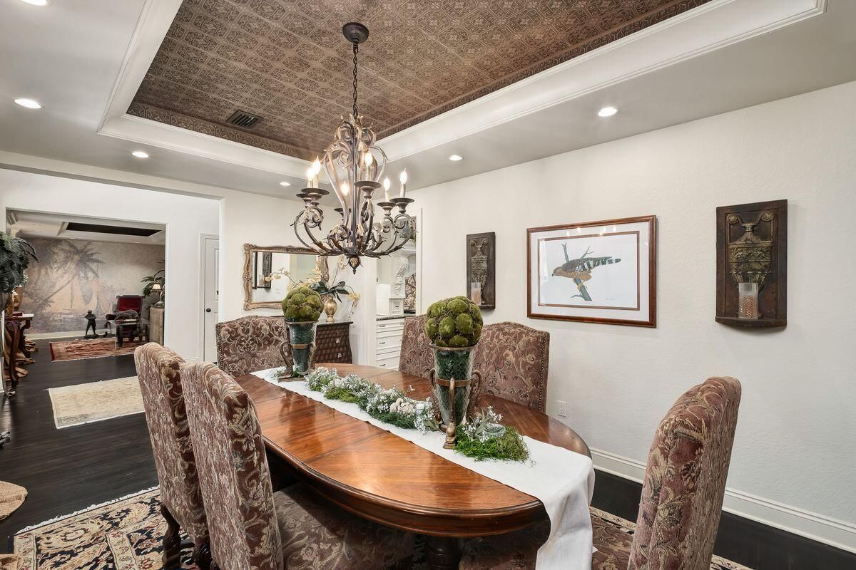 Chandelier, Dining room, Interior, Recessed Lighting, Wood Texture Flooring