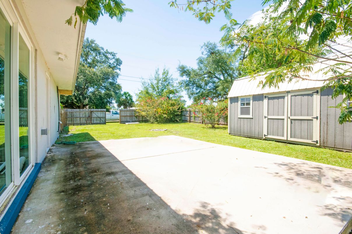 Backyard, Exterior
