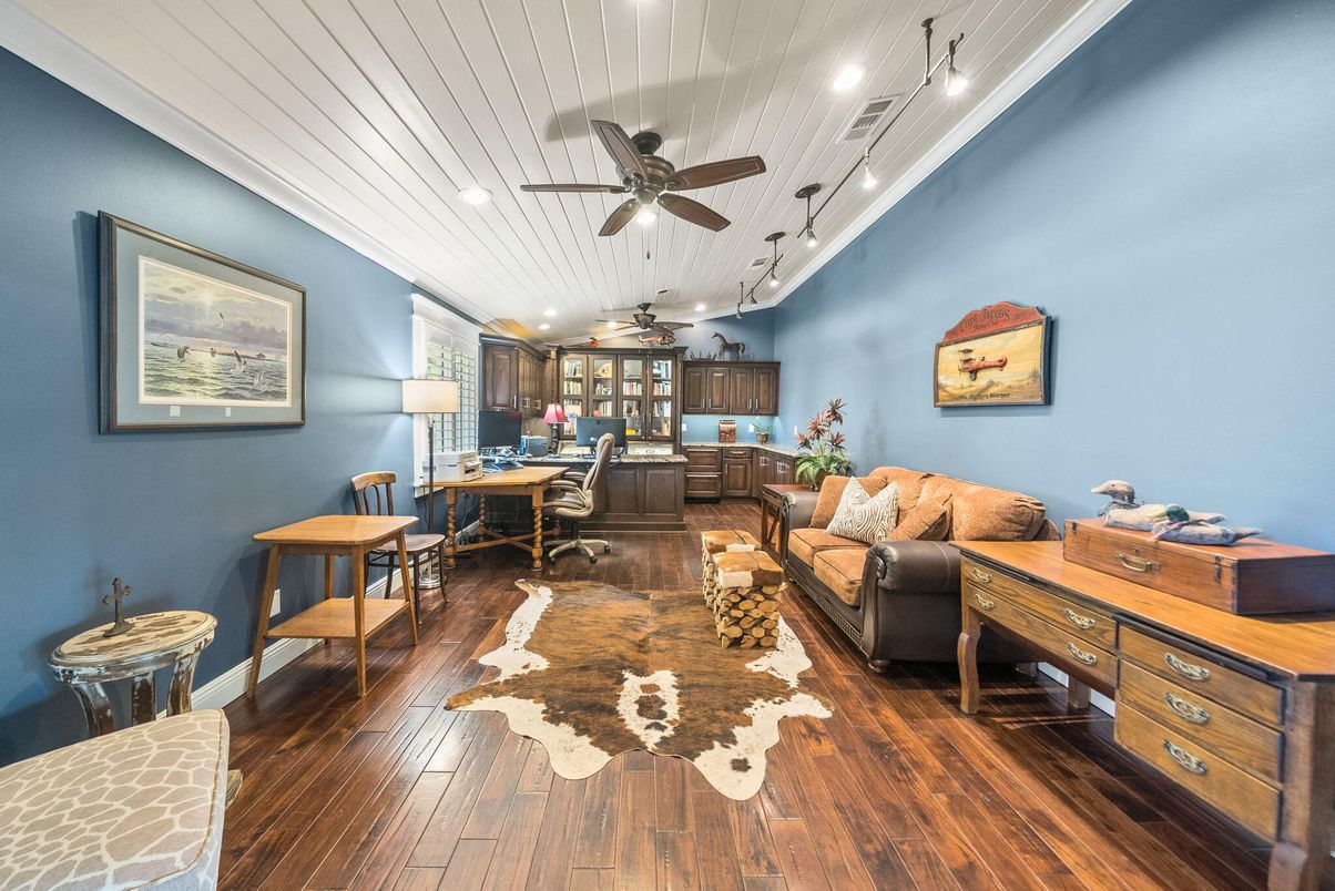 Home Office, Interior, Living room, Recessed Lighting, Wood Texture Flooring