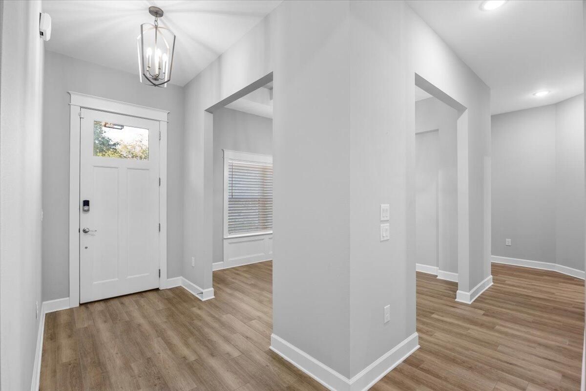 Interior, Pendant Lights, Recessed Lighting, Wood Texture Flooring