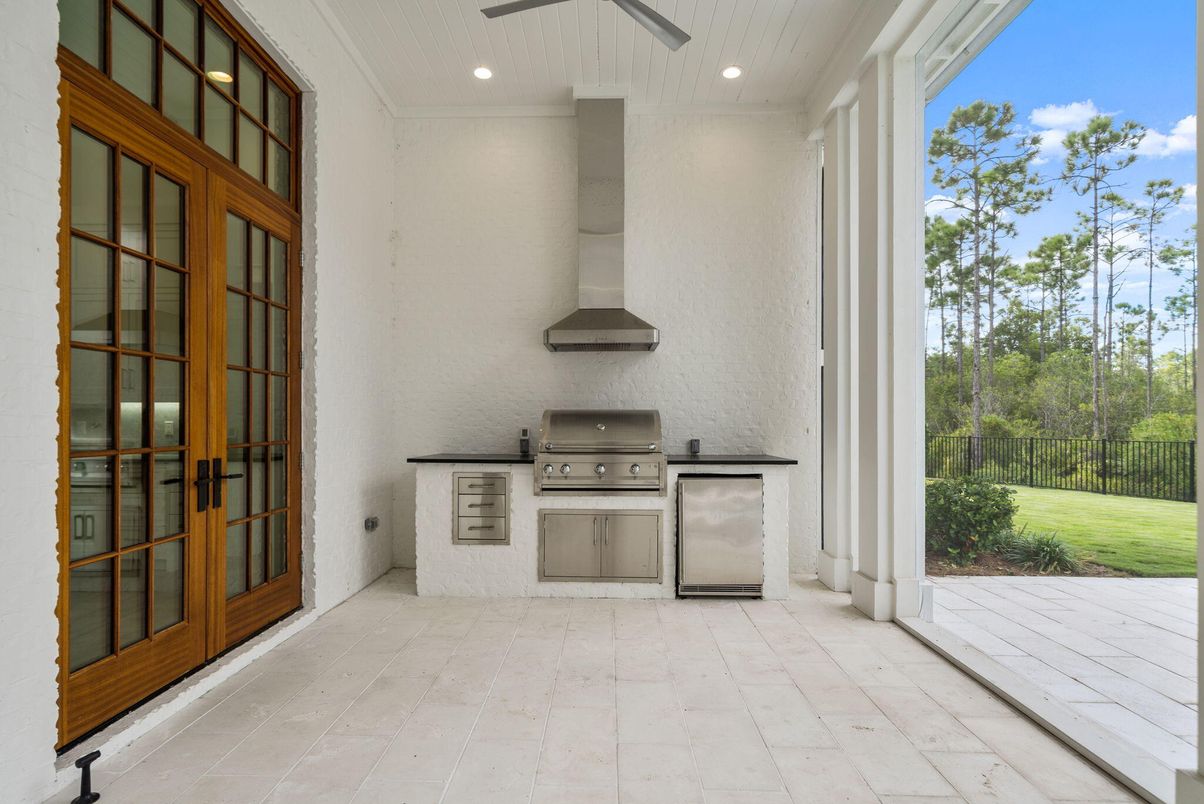 Exterior, Outdoor Kitchen