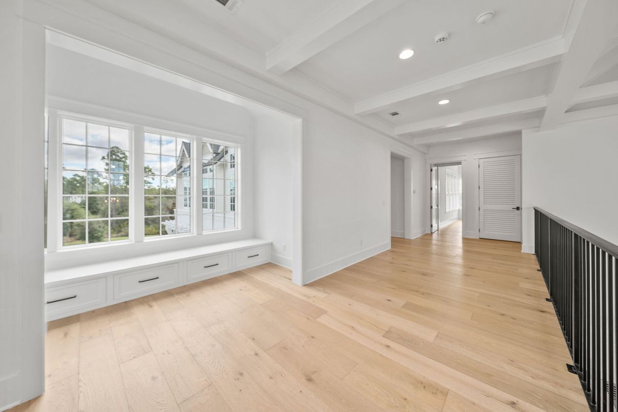 Empty room, Interior, Recessed Lighting, Wood Texture Flooring
