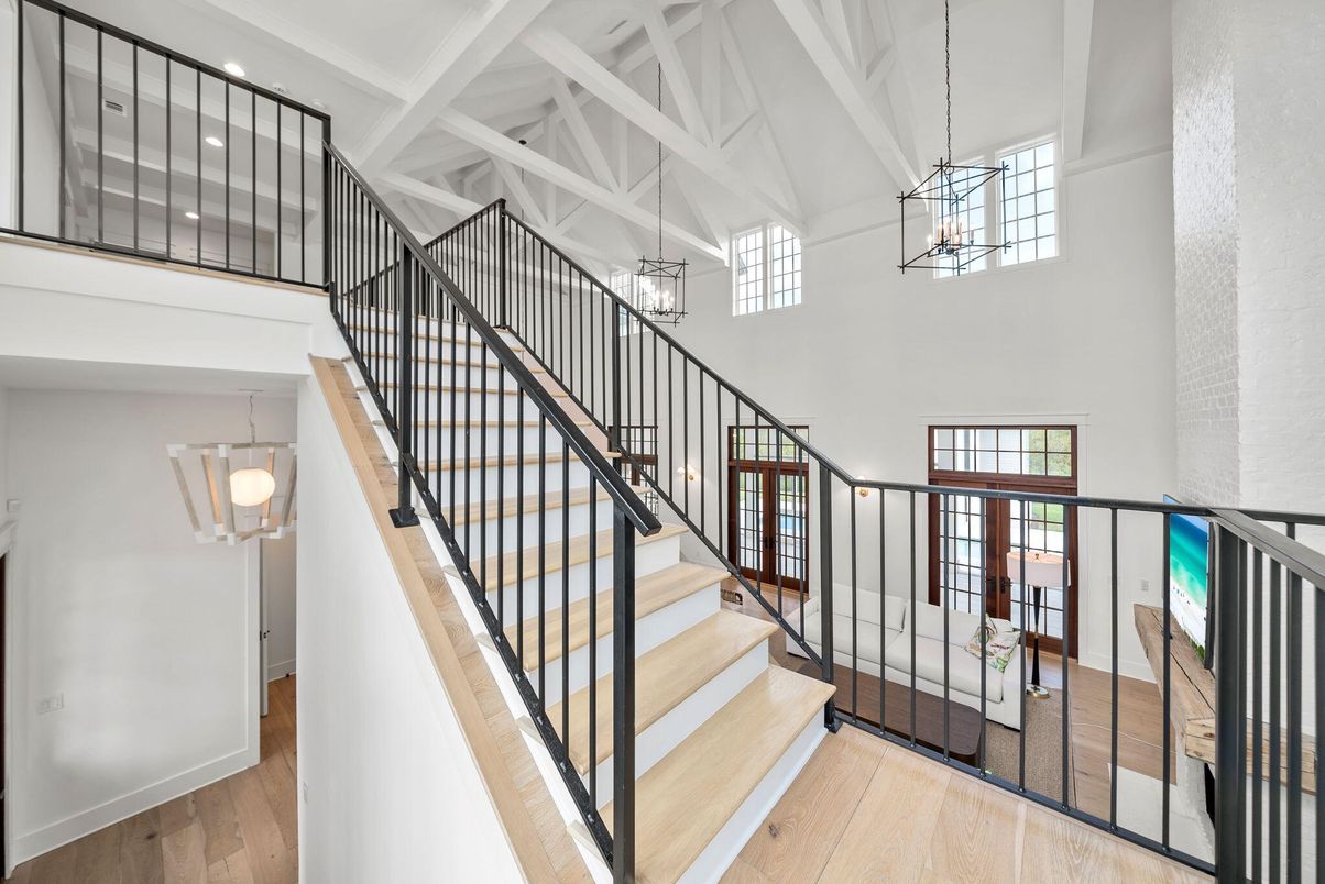 Interior, Pendant Lights, Wood Texture Flooring