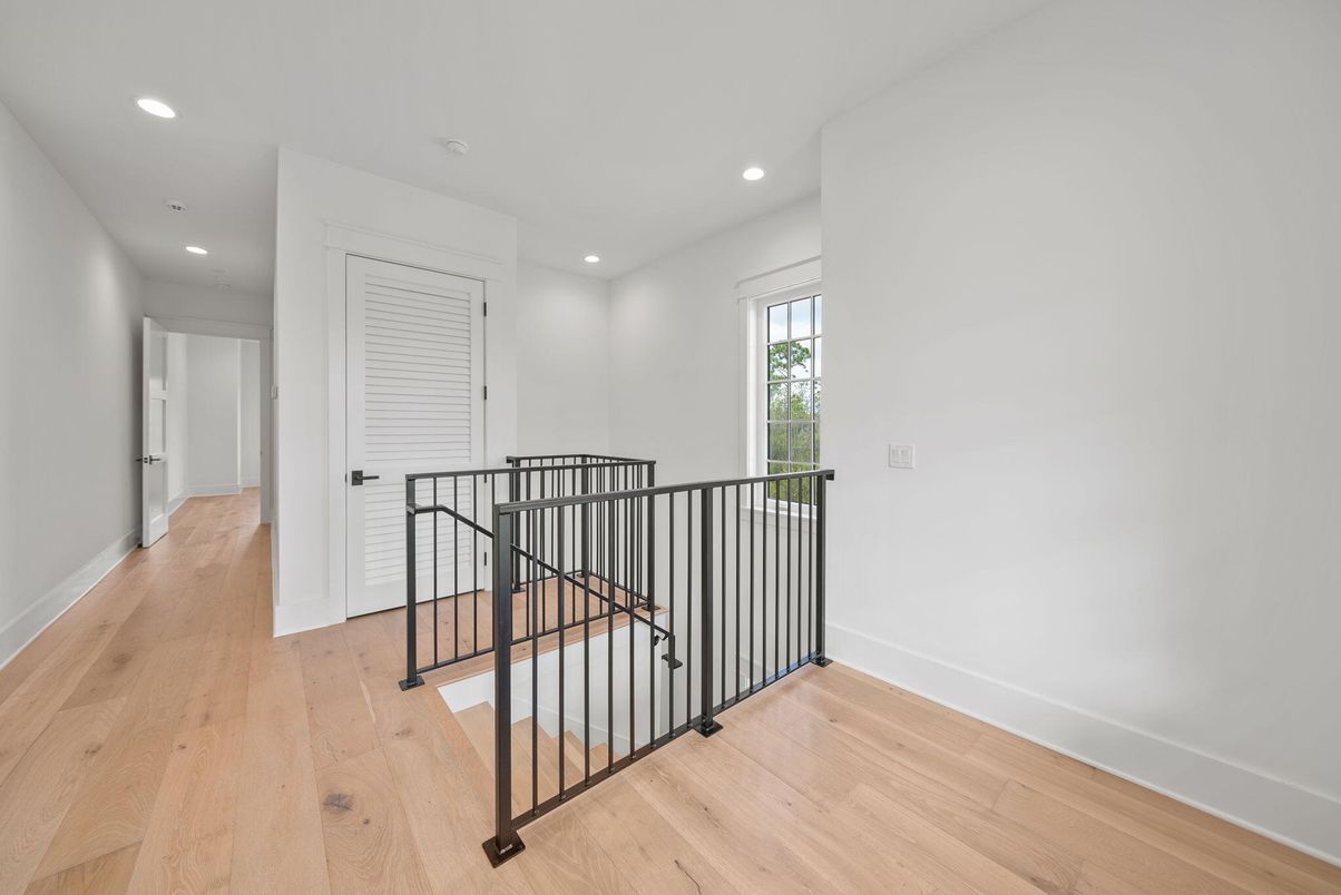 Interior, Recessed Lighting, Wood Texture Flooring