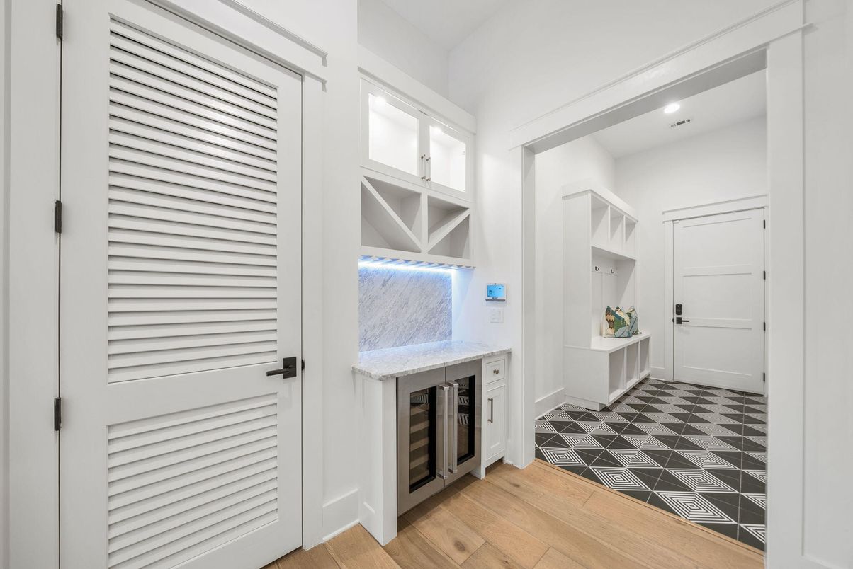 Interior, Recessed Lighting, Wood Texture Flooring