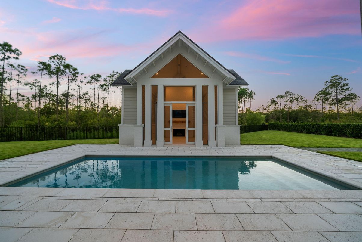Exterior, Pool