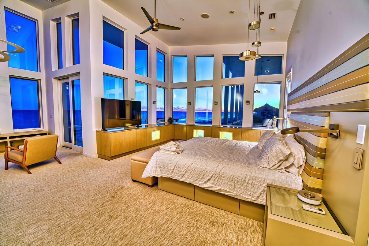 Bedroom, Interior, Pendant Lights, Water