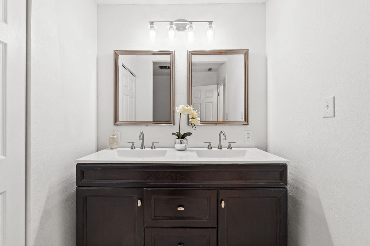 Bathroom, Dual Sink Vanities, Interior
