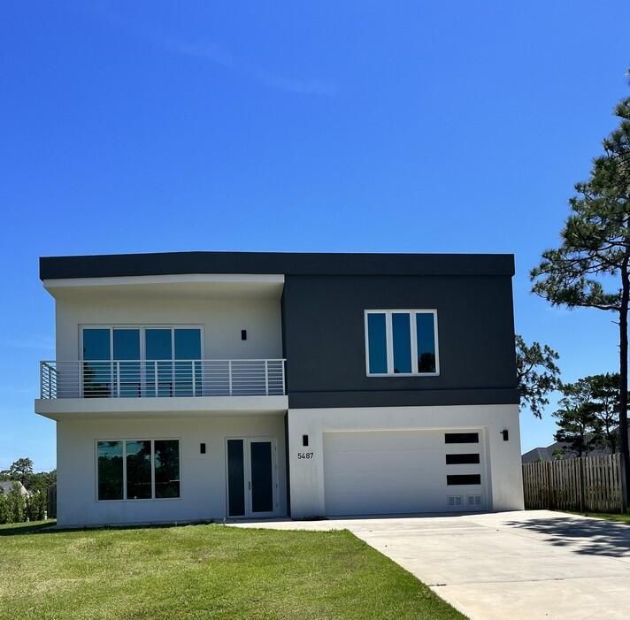 Attached, Exterior, Facade, Modern