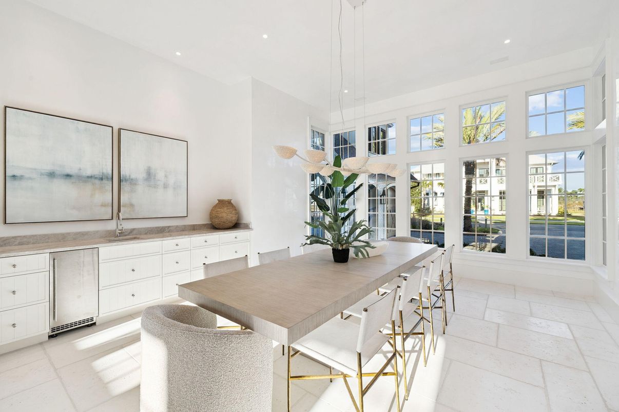 Dining room, Interior, Pendant Lights, Recessed Lighting