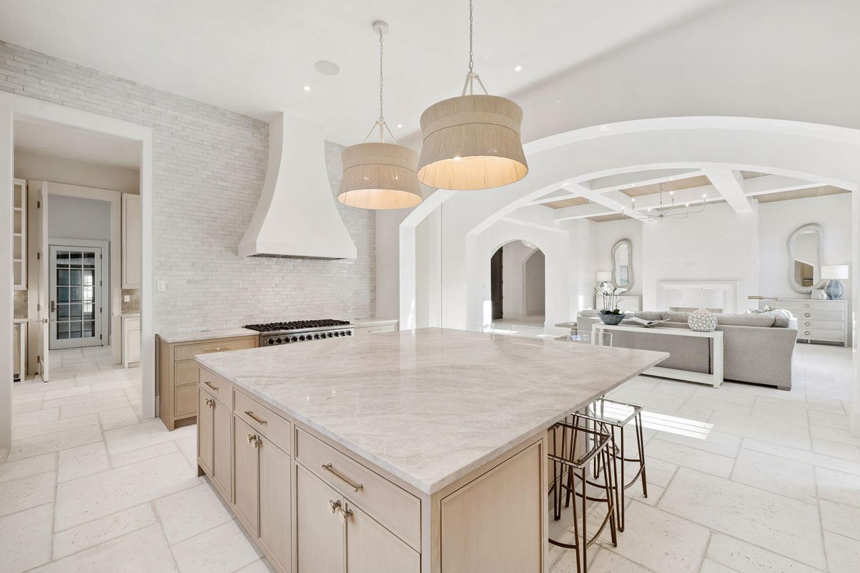 Interior, Kitchen, Living room, Pendant Lights, Recessed Lighting, Stainless Steel Appliances