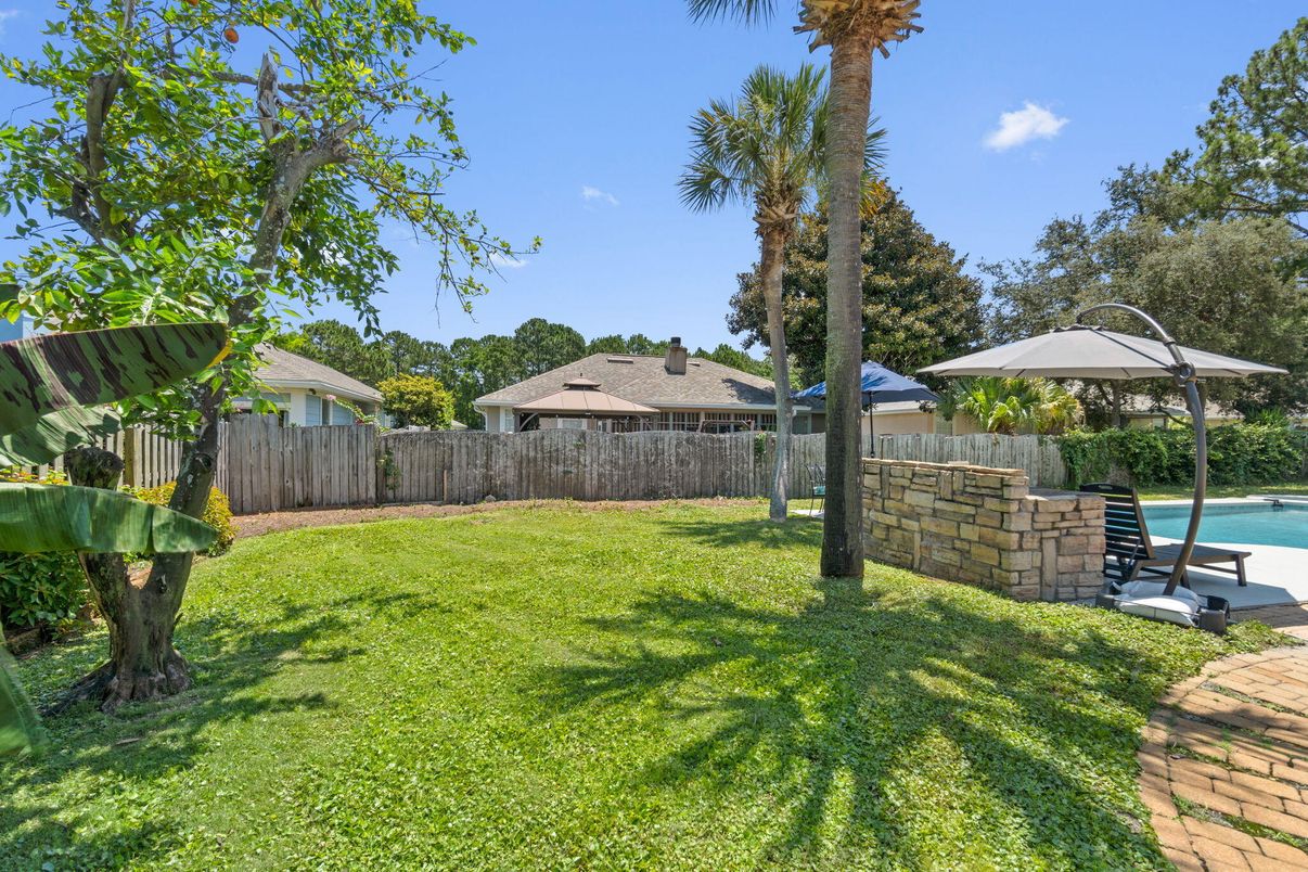 Backyard, Exterior, Pool