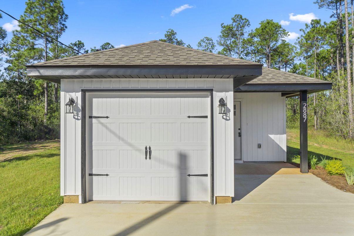 Detached Garage, Exterior
